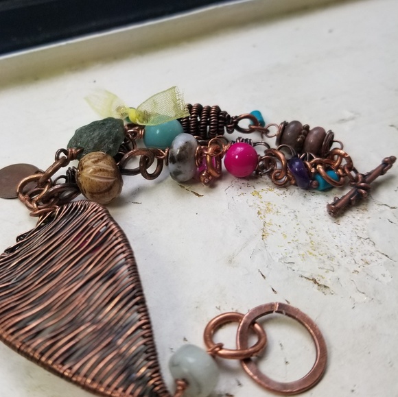 Handmade copper and beaded bracelet - Picture 4 of 7
